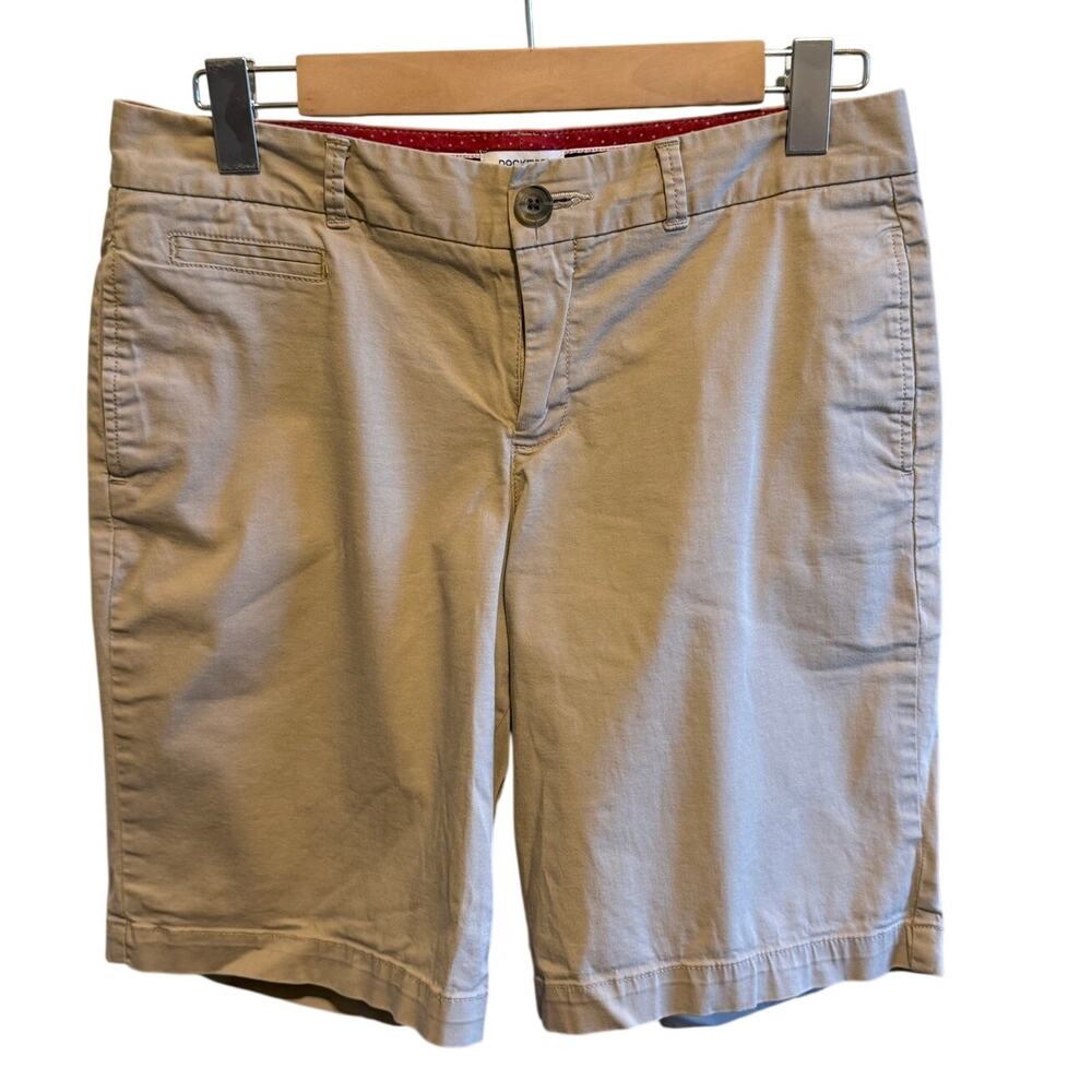 Dockers Khaki Women's Shorts Slightly Curvy Low Rise Bermuda Length Sz 4